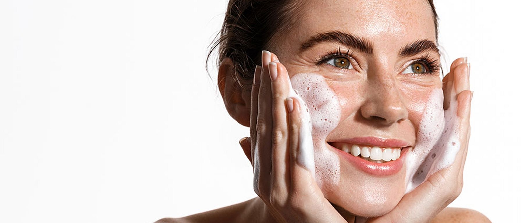 mousse nettoyante pour le visage