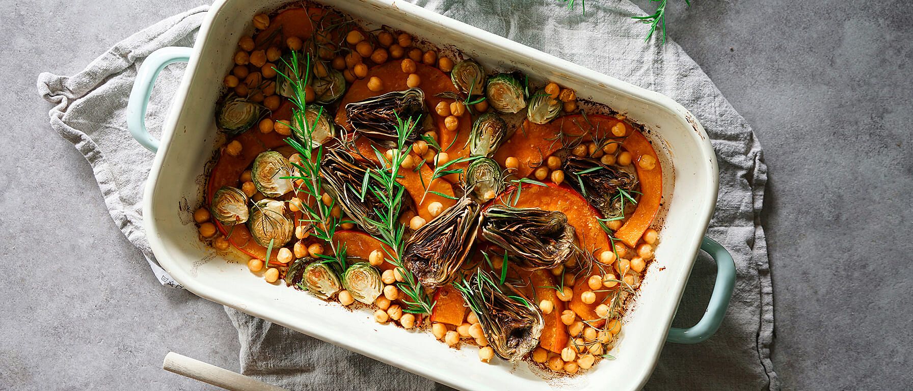 Légumes au four dans un plat à four