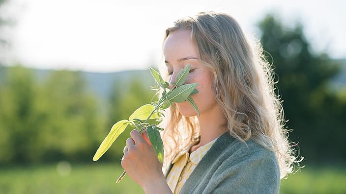 Femme dans la nature
