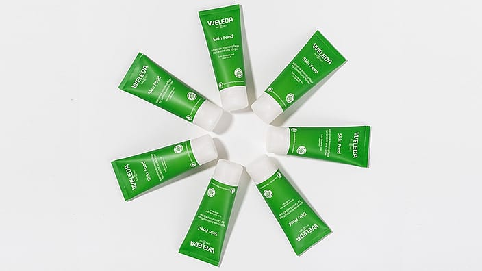 Tubes en plastique dans un cercle