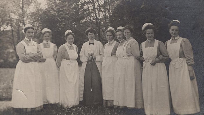 Krankenschwestern der damaligen Ita Wegman klinik