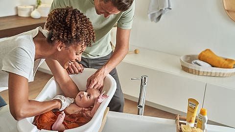 baby with parents