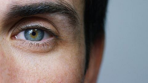 Auge eines Mannes