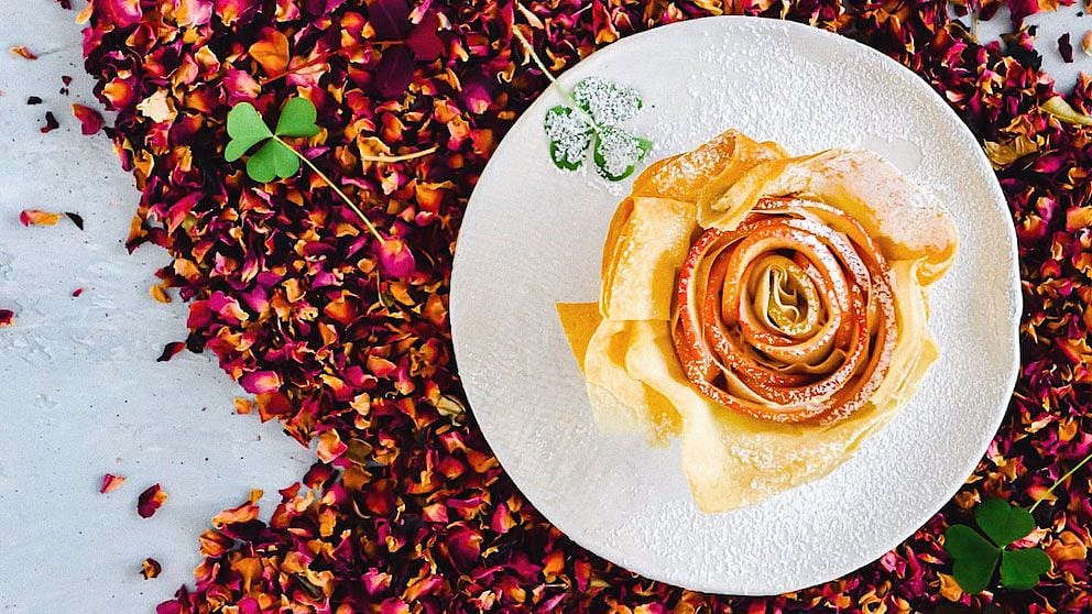 Rosenküchlein mit Apfel-Mandelfüllung