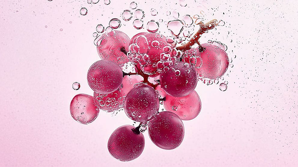 Trauben in Wasser