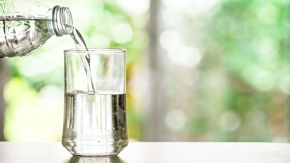 Ein Glas Wasser