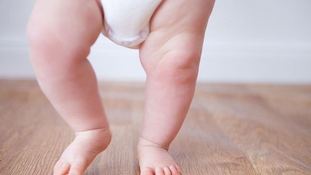 Les enfants apprennent tout seuls à marcher à quatre pattes